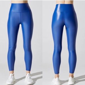 “CARBON38” Takara Liquid Shine High-Waisted Leggings